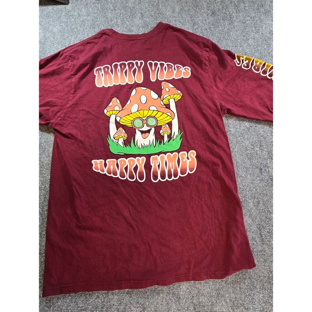 Psychedelic Mushroom Graphic Tee Men's Large Maroon Trippy Happy Times Festival